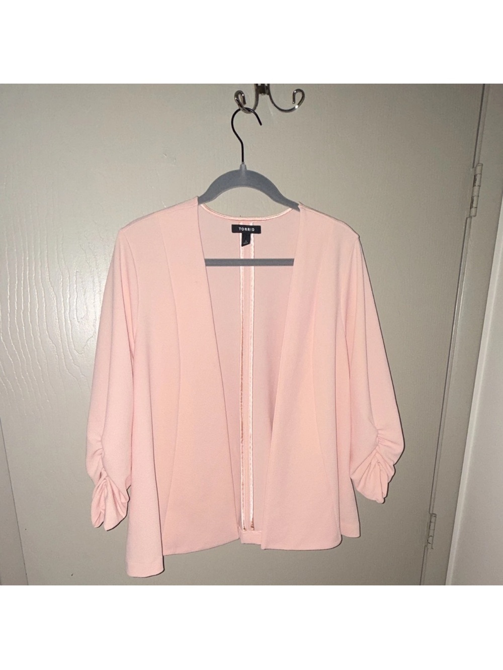 Torrid Blush Pink Open-Front Ruched Sleeve Tunic